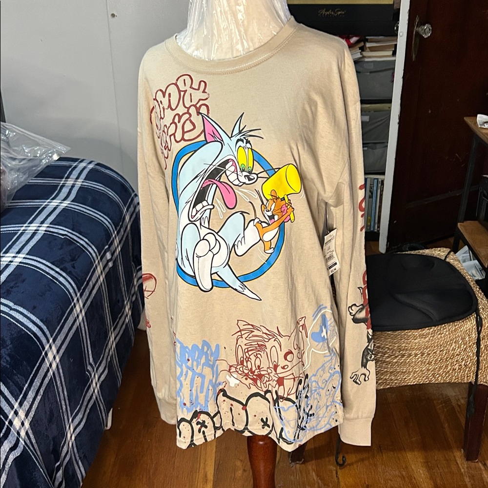 Tom and Jerry Looney Tunes men  Gray Long Sleeve Tee size large nwt